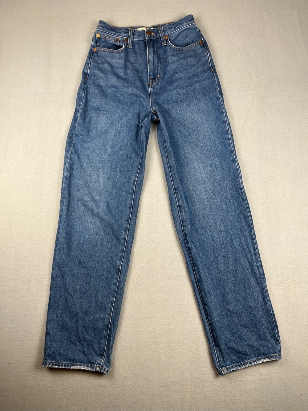 Madewell High Rise Baggy Straight Jeans
Size: 23